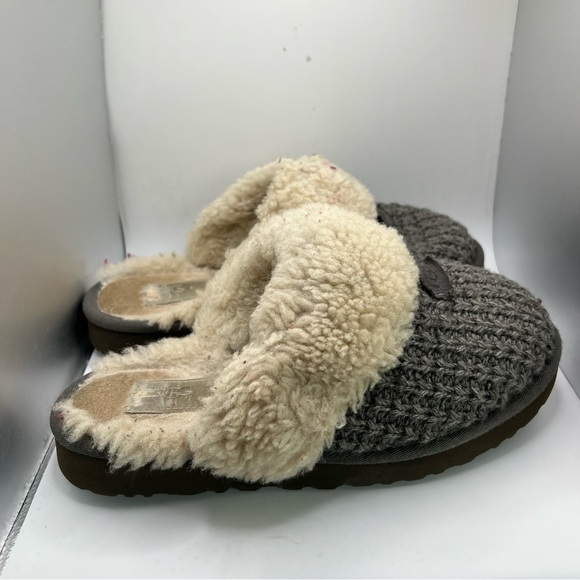 Women’s UGG Cozy Slippers Size 7 - Picture 4 of 10